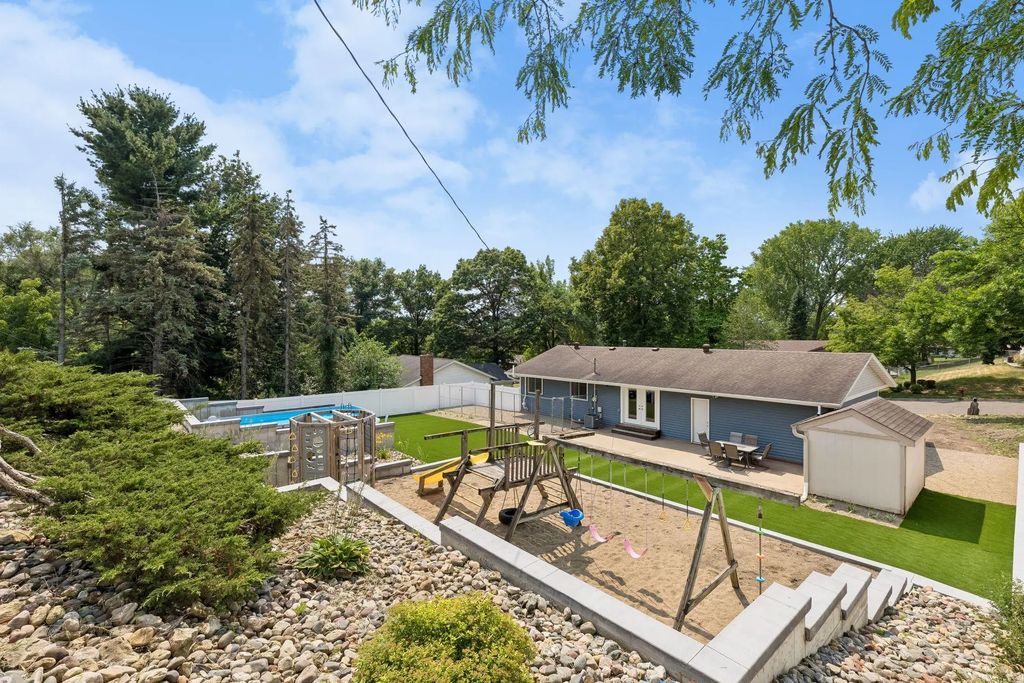 8351 Innsdale Avenue S, Cottage Grove