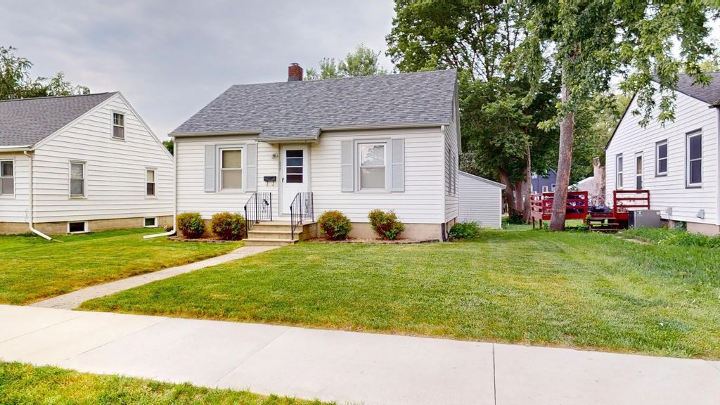 523 Freeborn Avenue, Albert Lea