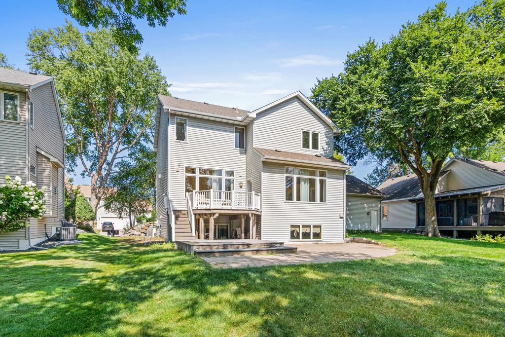 2417 87th Trail N, Brooklyn Park