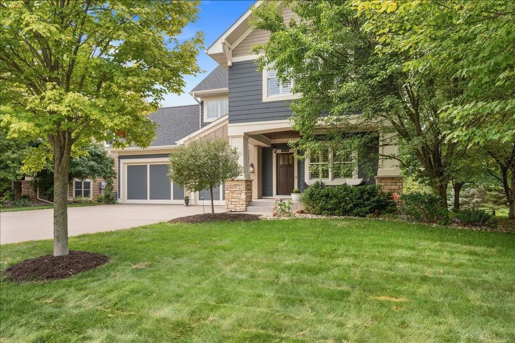 11605 Ivywood Trail, Woodbury