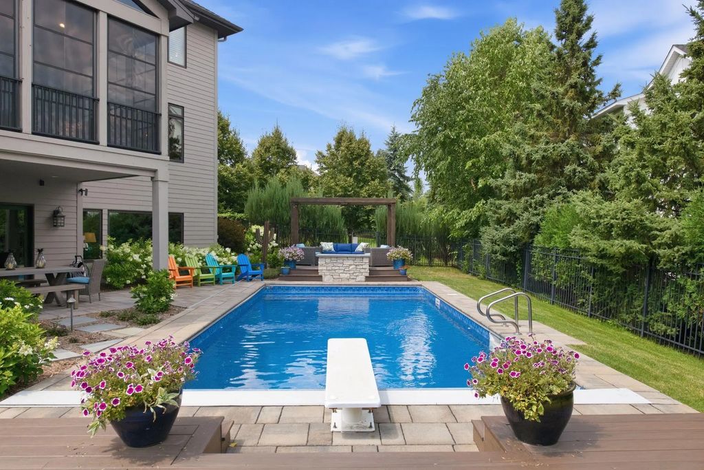10053 Trails End Road, Chanhassen