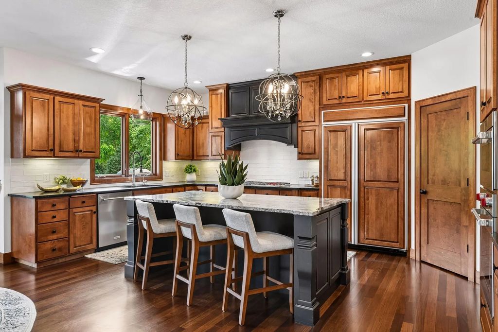 10053 Trails End Road, Chanhassen
