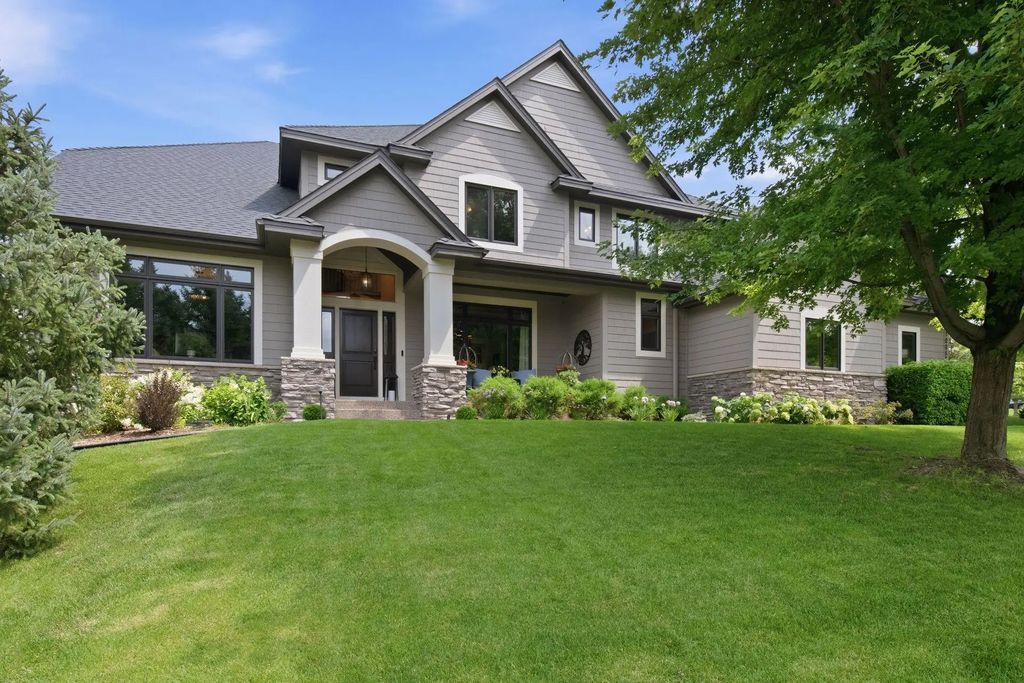 10053 Trails End Road, Chanhassen