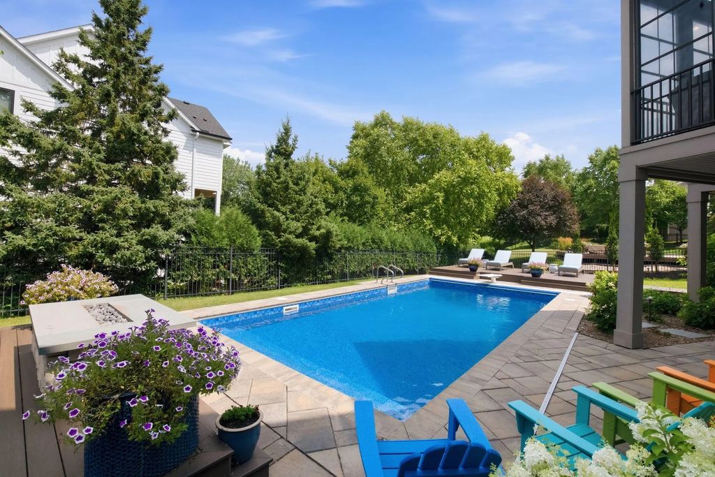 10053 Trails End Road, Chanhassen