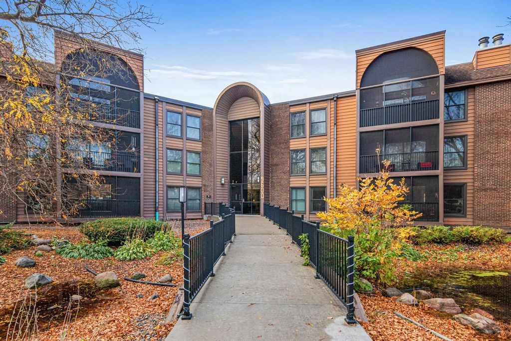 9600 Portland Avenue S 209, Bloomington