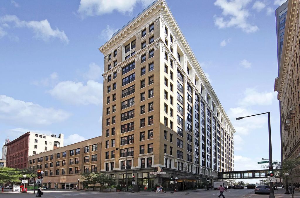 350 Saint Peter Street 903, Saint Paul