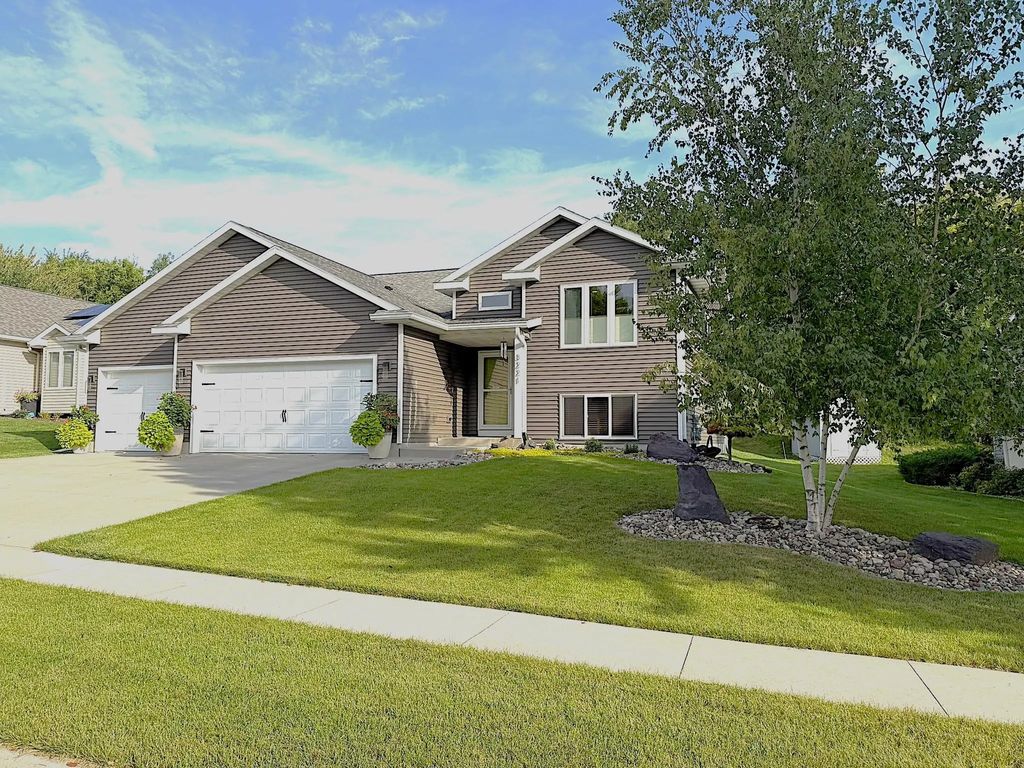 3221 Lakeridge Drive Nw, Rochester