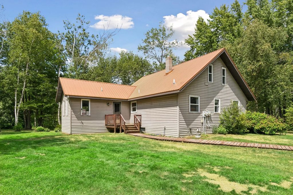 38653 Little Sand Road, Hinckley