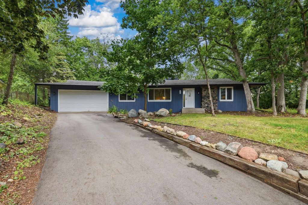 135 Sabra Court, Apple Valley