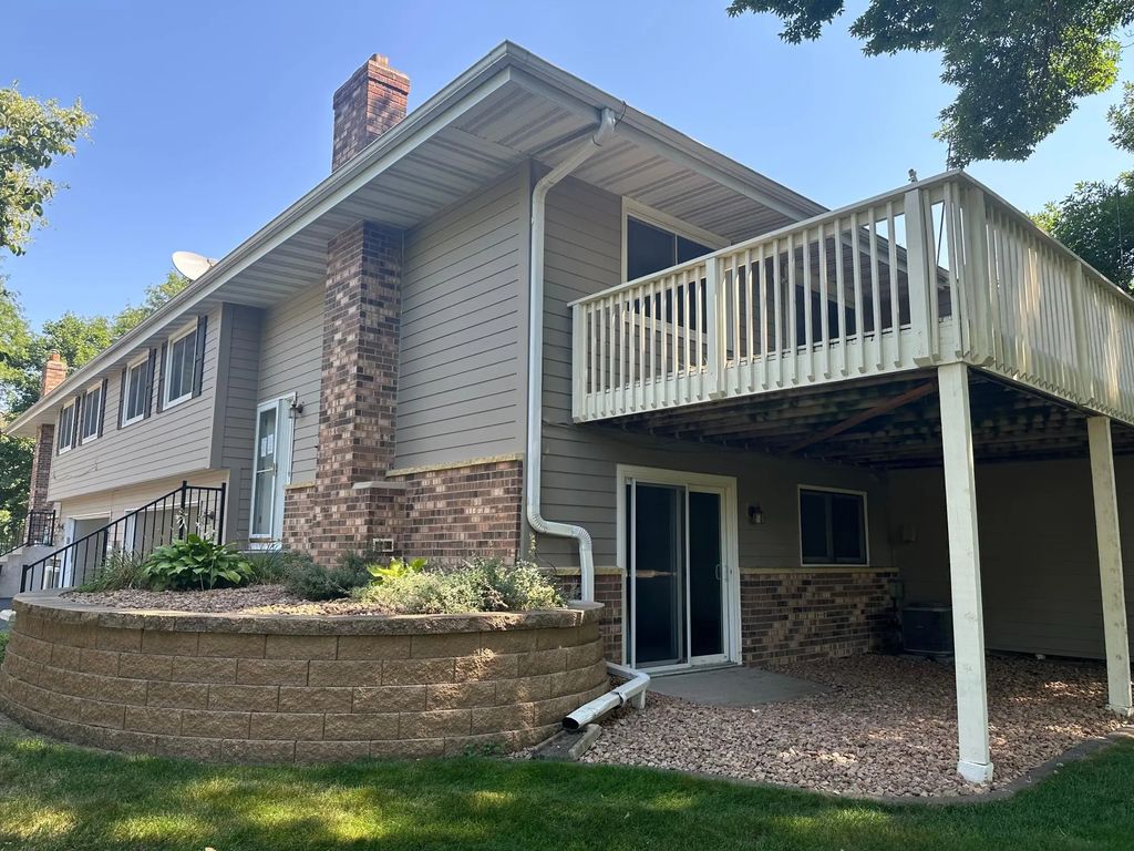 11232 Vessey Circle, Bloomington