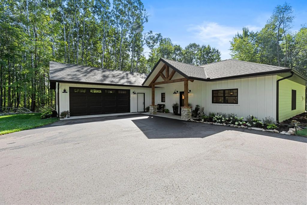 1591 Maplewood Ridge Road, East Gull Lake