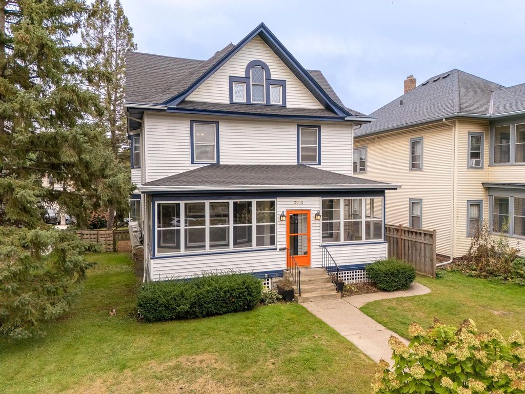 2012 Selby Avenue, Saint Paul