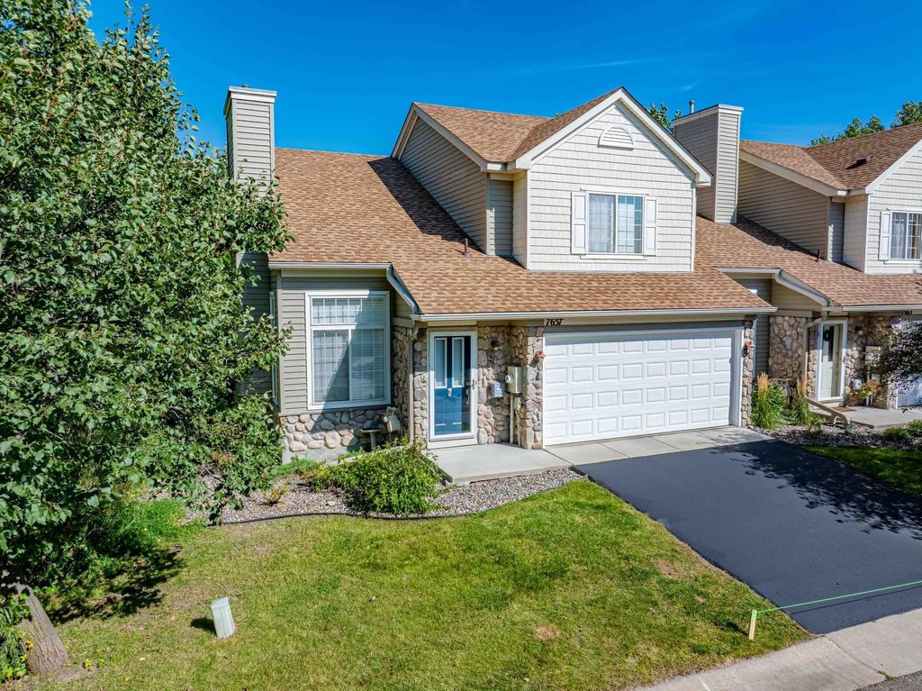 7657 Primrose Place, Chanhassen
