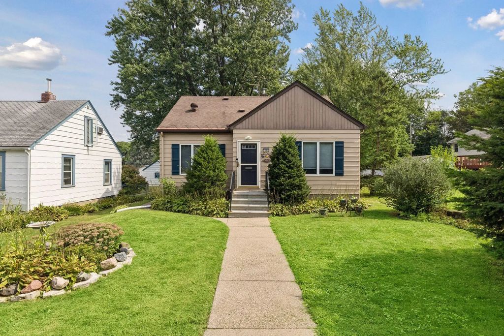 1190 Ottawa Avenue, West Saint Paul