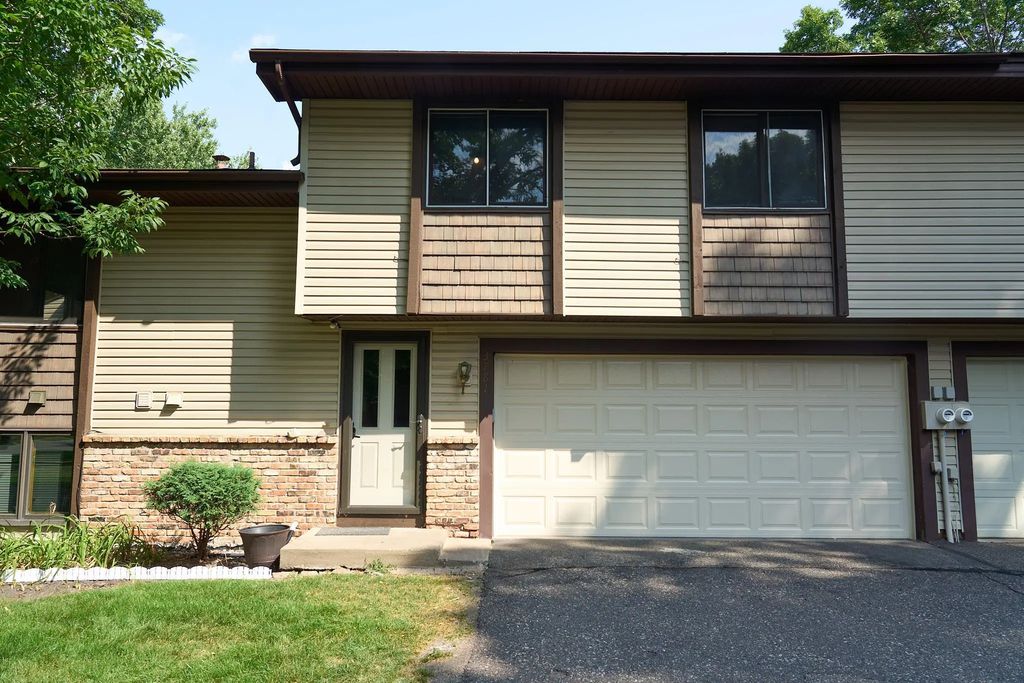 3781 Brookdale Circle N, Brooklyn Park