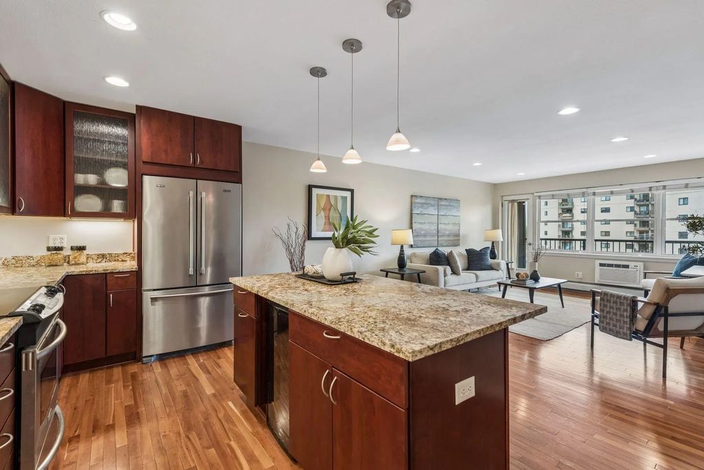 3150 Excelsior Boulevard 401, Minneapolis