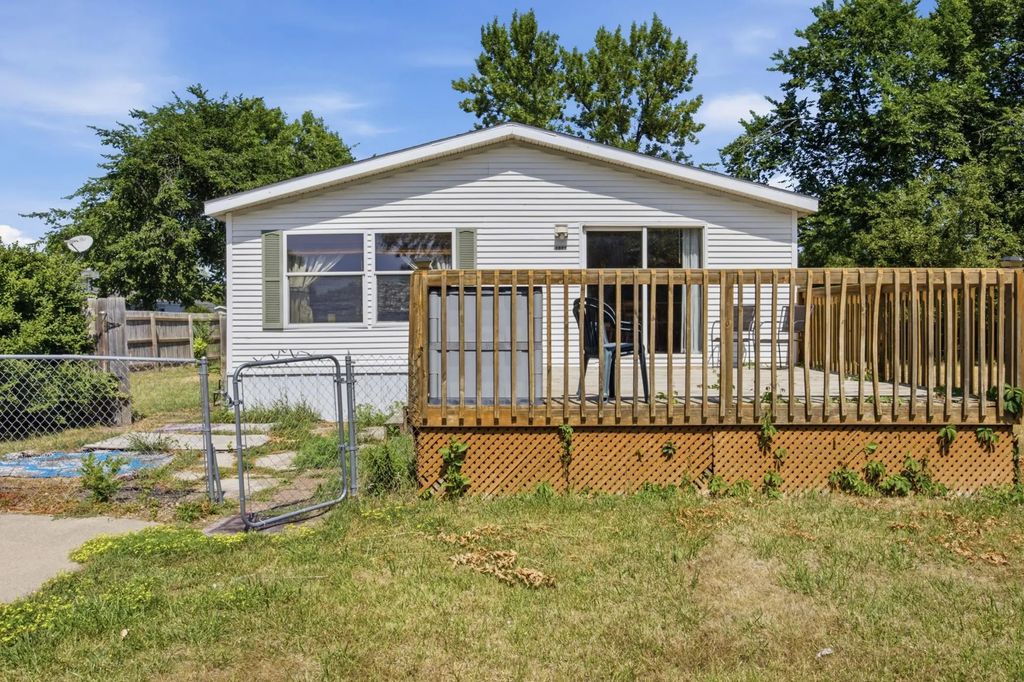 1002 3 1/2 Avenue E, West Fargo