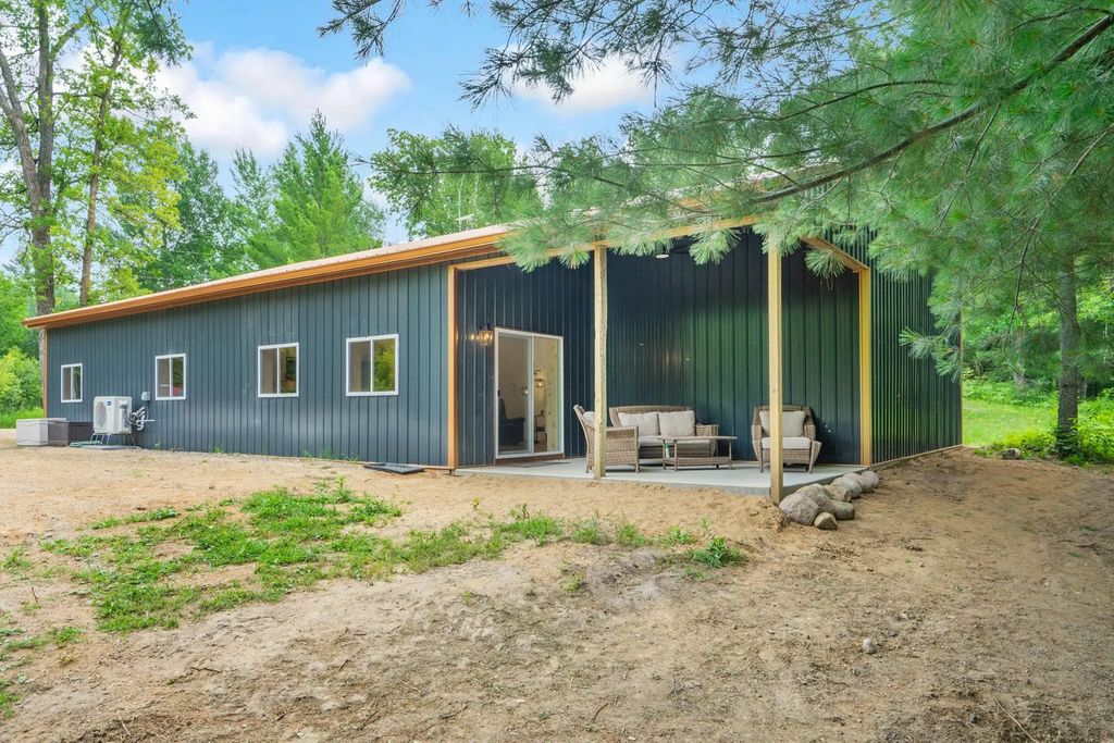 4707 Red Pine Drive Nw, Hackensack