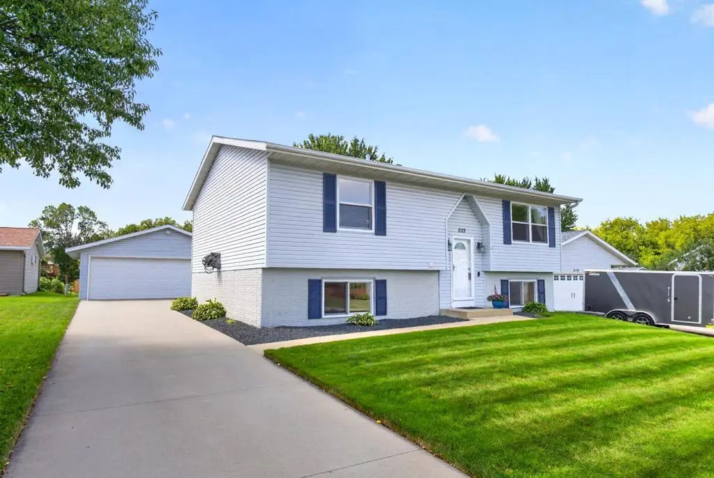5113 19 1/2 Avenue Lane Nw, Rochester