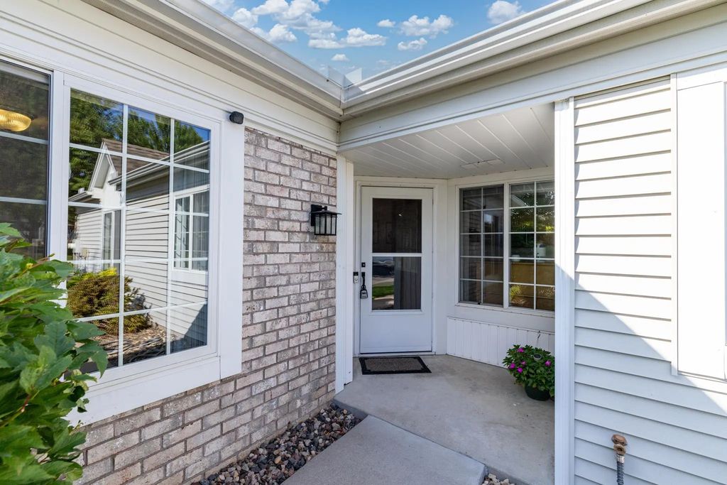 7490 Hinton Park Avenue S, Cottage Grove