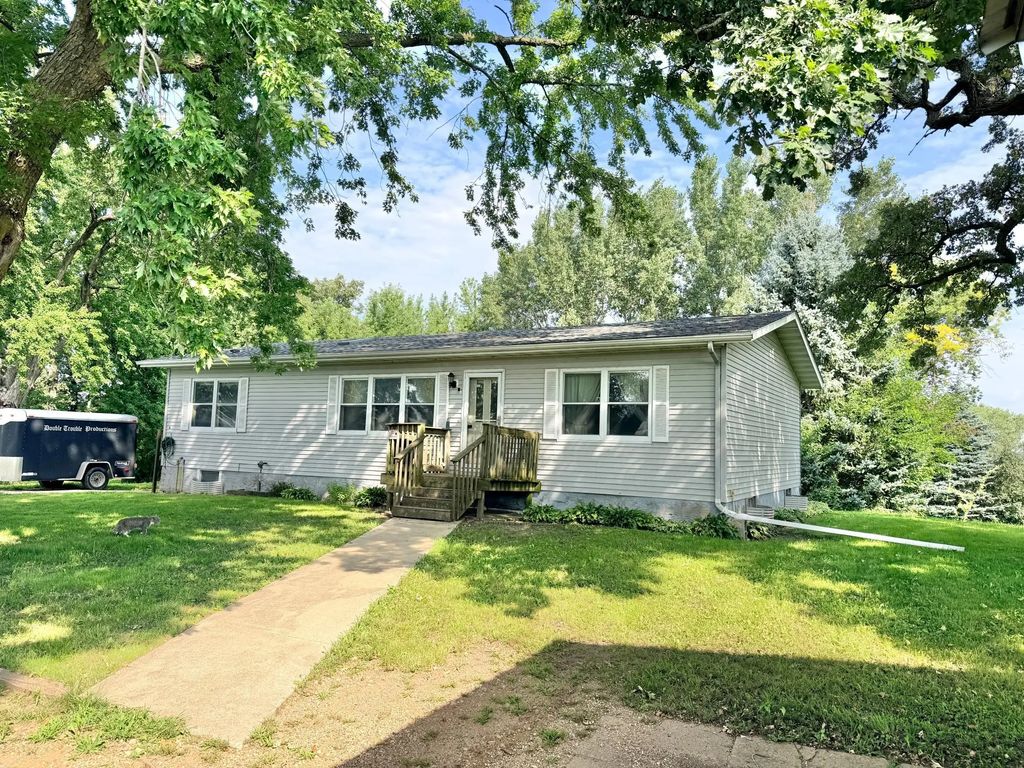 13230 705th Avenue, Emmons