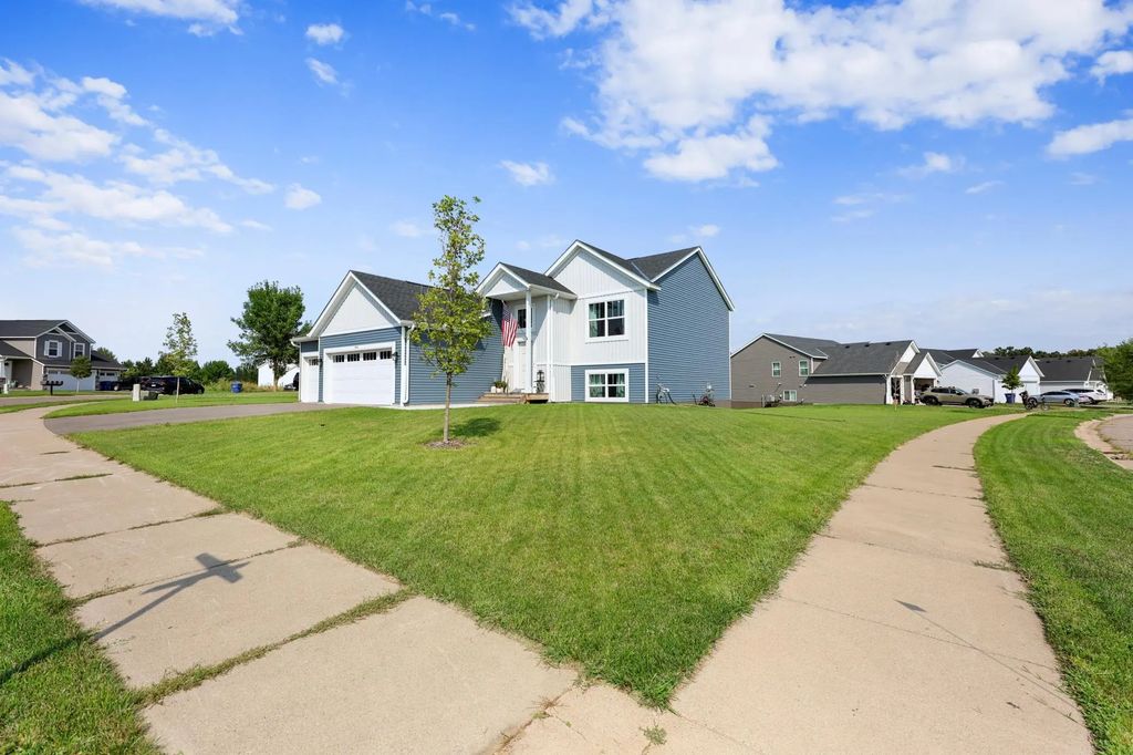4706 8th Street Loop Ne, Saint Cloud