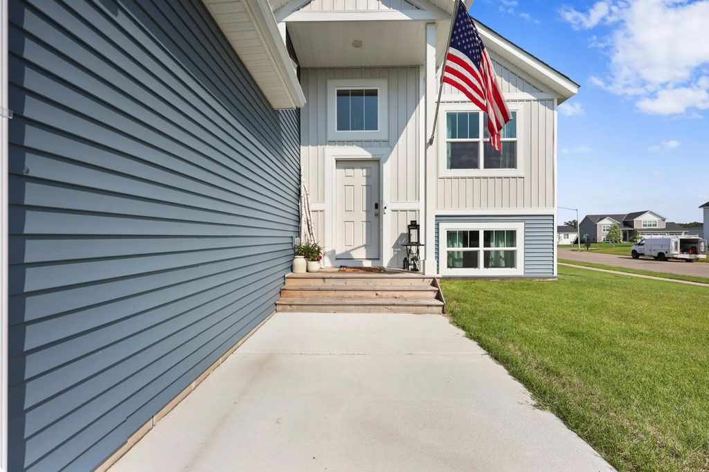 4706 8th Street Loop Ne, Saint Cloud