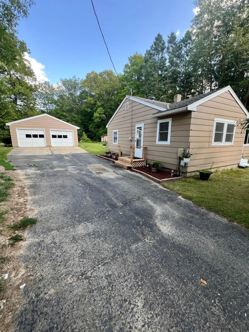 1619 Horseshoe Lake Road, Grand Rapids