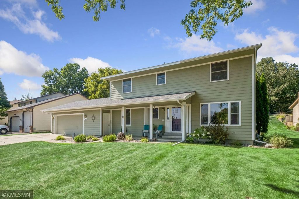 1440 Valley View Road, Chaska