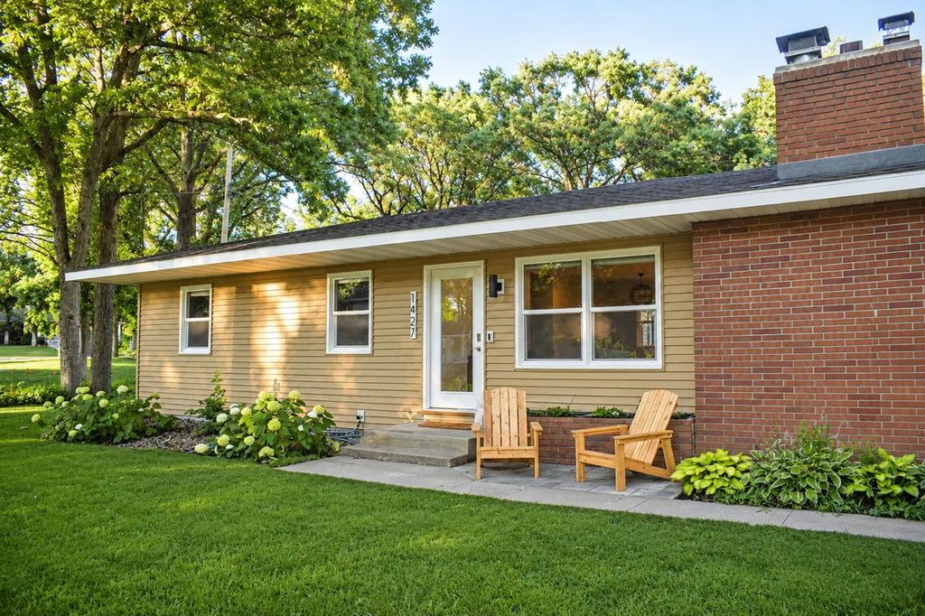 1427 Lori Avenue, Detroit Lakes