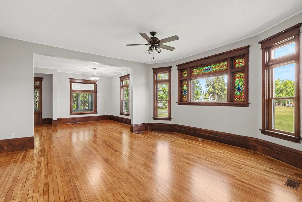 501 Forest Street, Kenyon