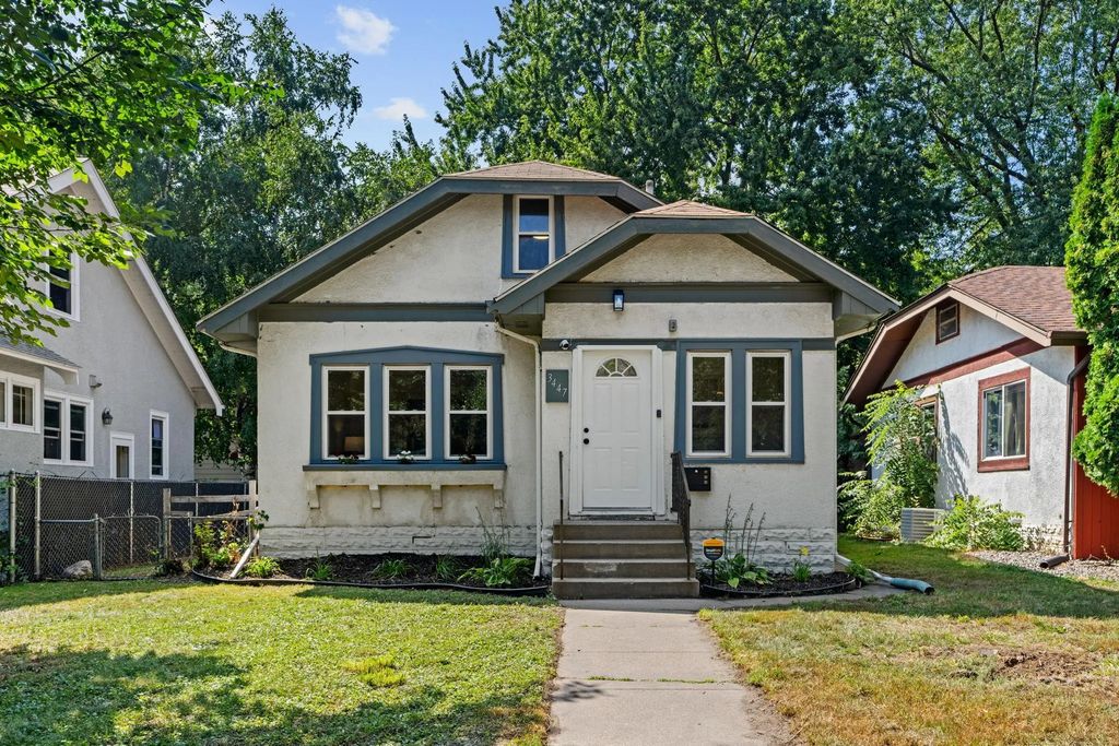 3447 James Avenue N, Minneapolis