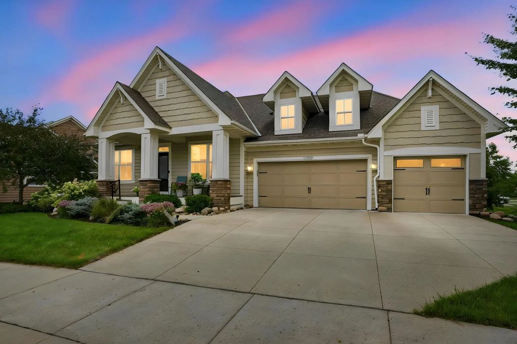 16588 E Lake Drive, Lakeville