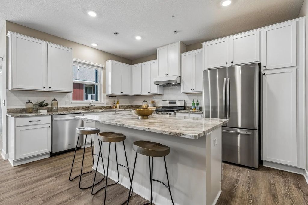 16451 Jaffna Place, Lakeville