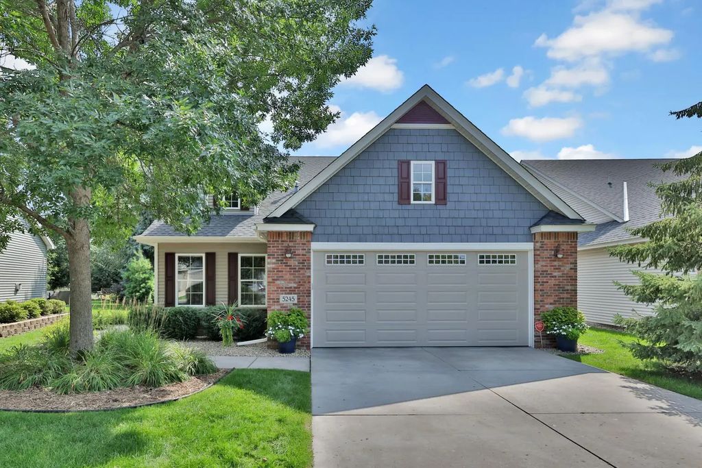 5245 108th Avenue N, Brooklyn Park