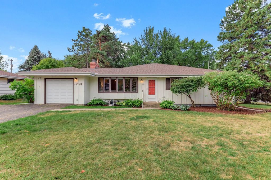 1974 Summer Street, Falcon Heights