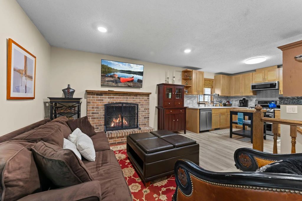 4555 W 131 1/2 Street, Savage