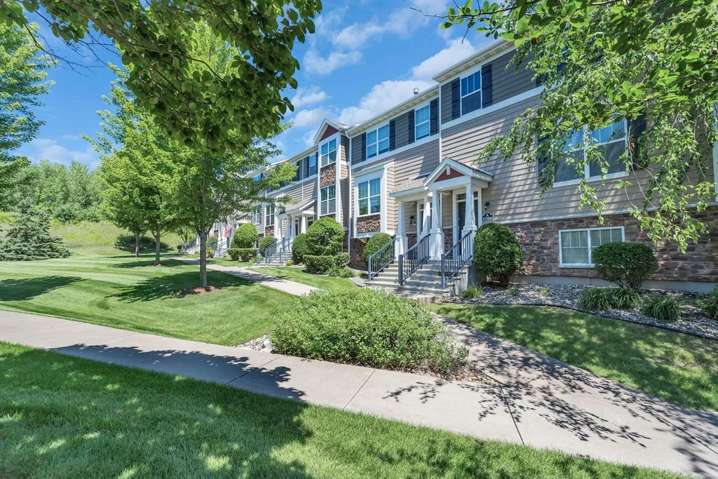 11300 Sand Castle Drive D, Woodbury