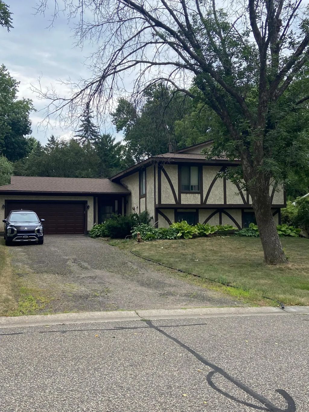 3052 Camelot Circle, Woodbury