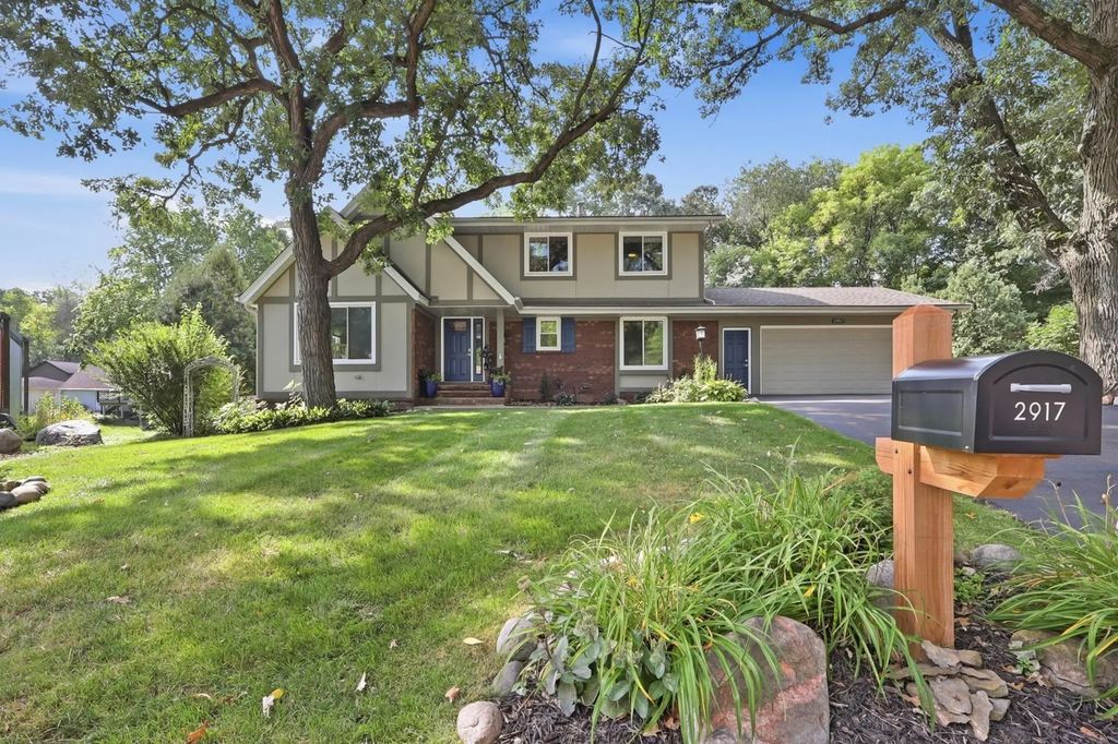 2917 Sequoia Court, Burnsville