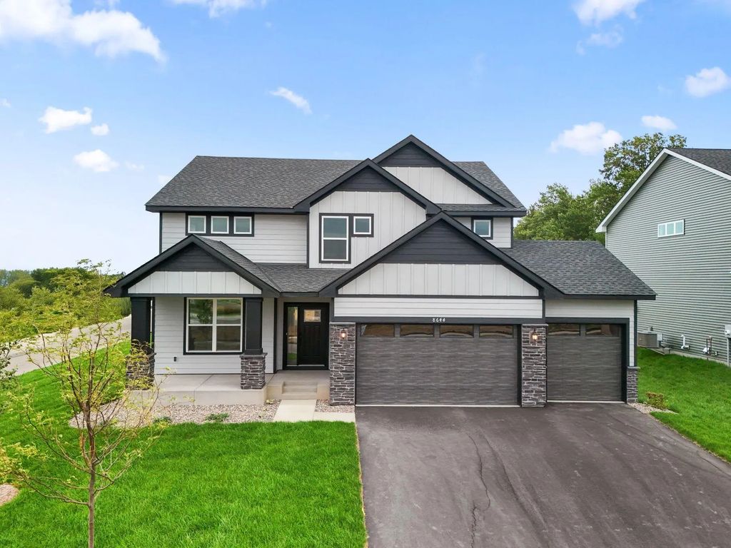8644 Periwinkle Boulevard, Woodbury