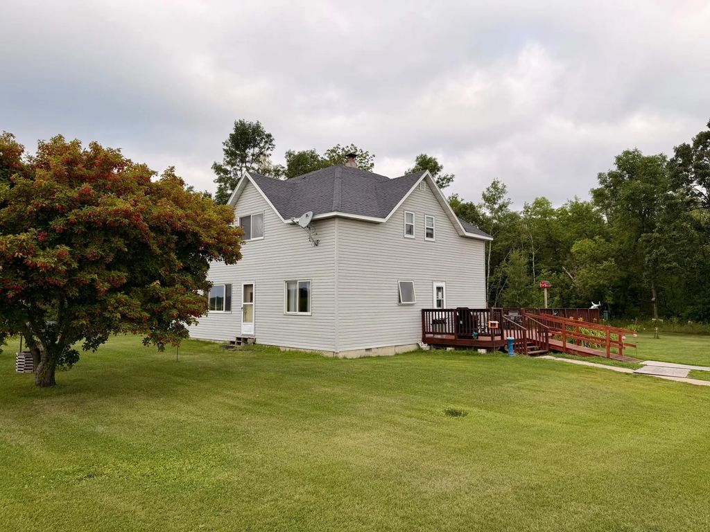 25570 County Road 15, Badger
