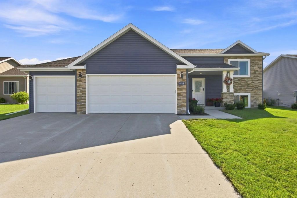 6184 18th Street S, Fargo