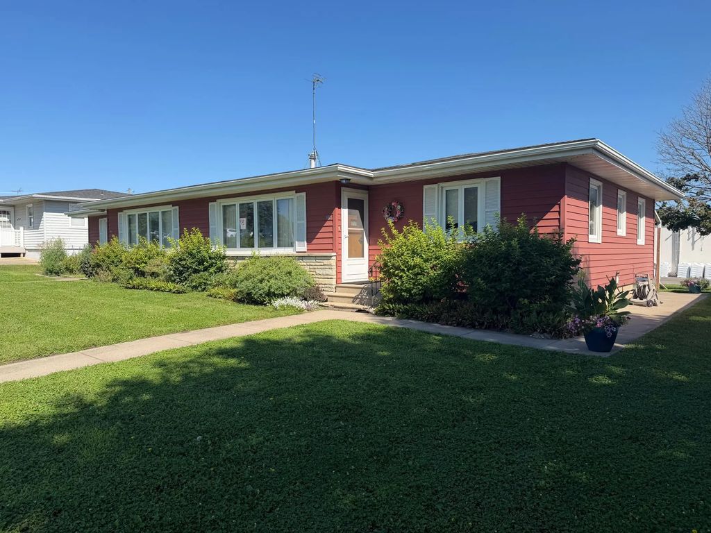 1602/ 1604 Front Street W, Albert Lea