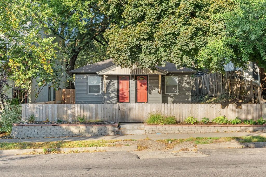3952 Bloomington Avenue, Minneapolis