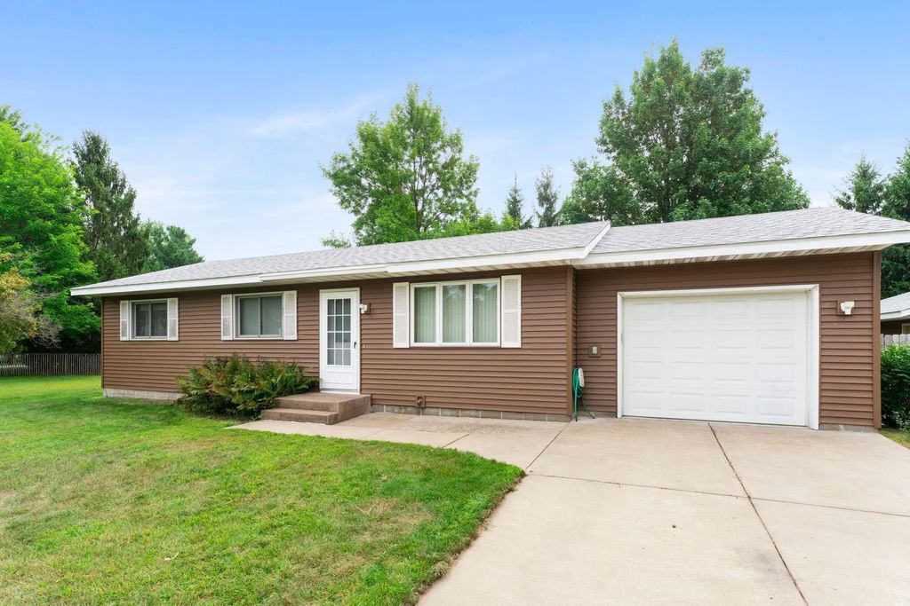 5895 Red Fox Run, North Branch