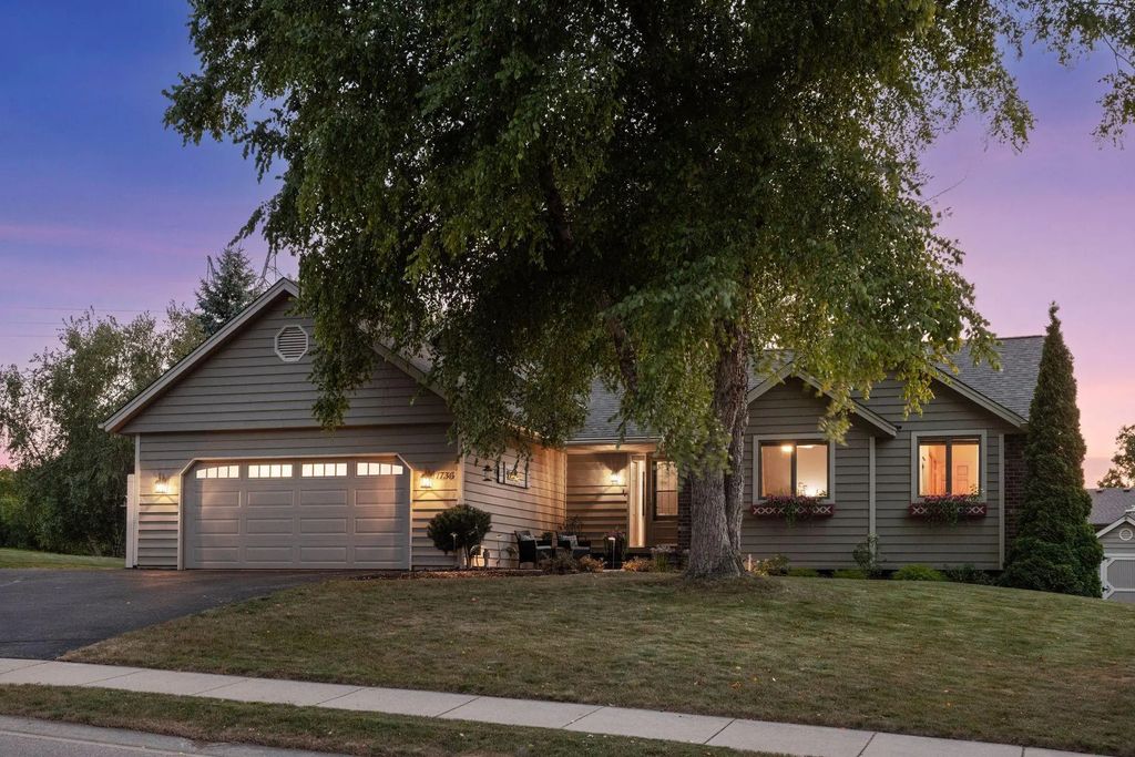 1736 White Oak Drive, Chaska