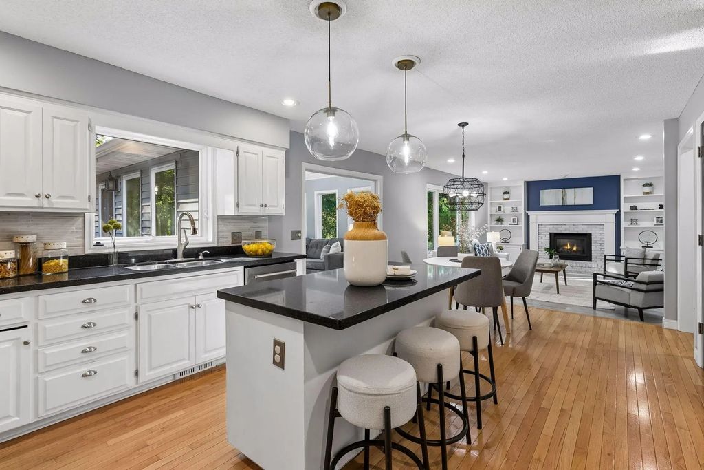 4747 Burr Oak Street, Eagan