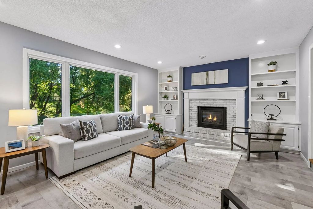 4747 Burr Oak Street, Eagan