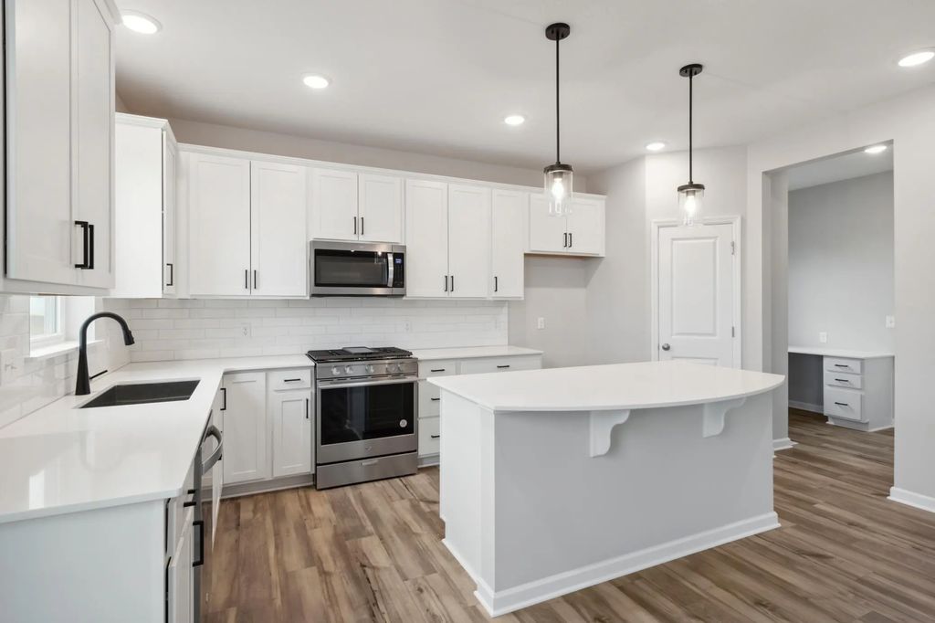 6011 Goodview Avenue S, Cottage Grove